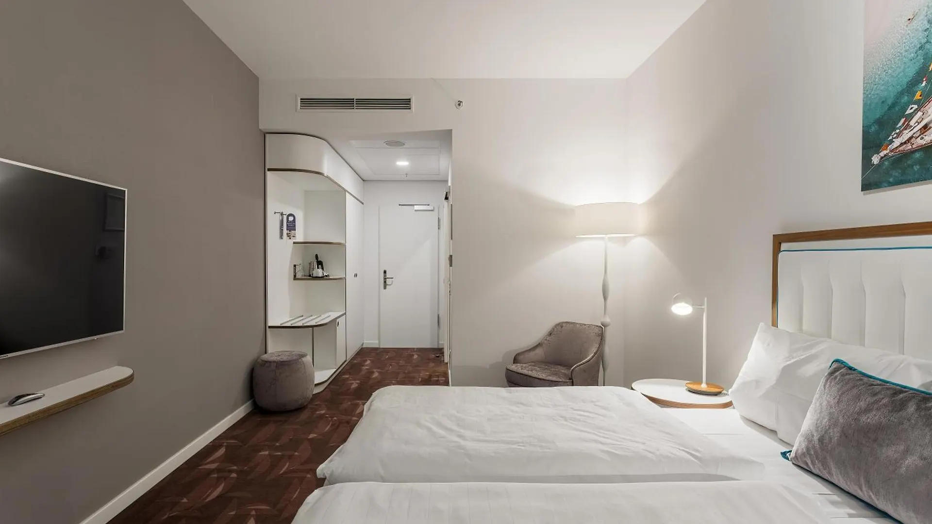 Mercure Hotel Moa Berlin 4*,